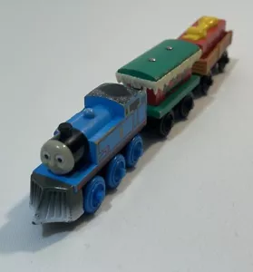 Wooden Thomas Winter wonderland Holiday Present Train Fits Brio P&P Discounts - Picture 1 of 9