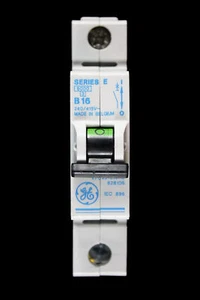 GENERAL ELECTRIC 16 AMPERE KURVE B 6kA MCB BREAKER SERIE E 628106 V/099-014116 - Bild 1 von 6