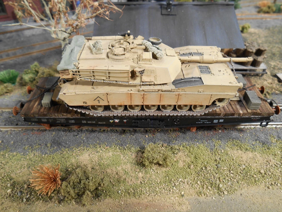 HO Artitec Minitank US Army M2 M1A1 Abrams #A2082 Train Load Railway Car - Image 1 of 3