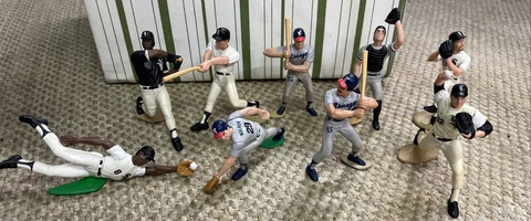 MLB Baseball Figurine Lot 1988-1997 chicago teams white sox chicago cubs Cover