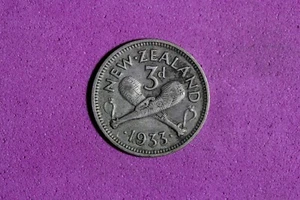 1933 New Zealand 3 Pence Silver Coin #M22486 - Picture 1 of 2