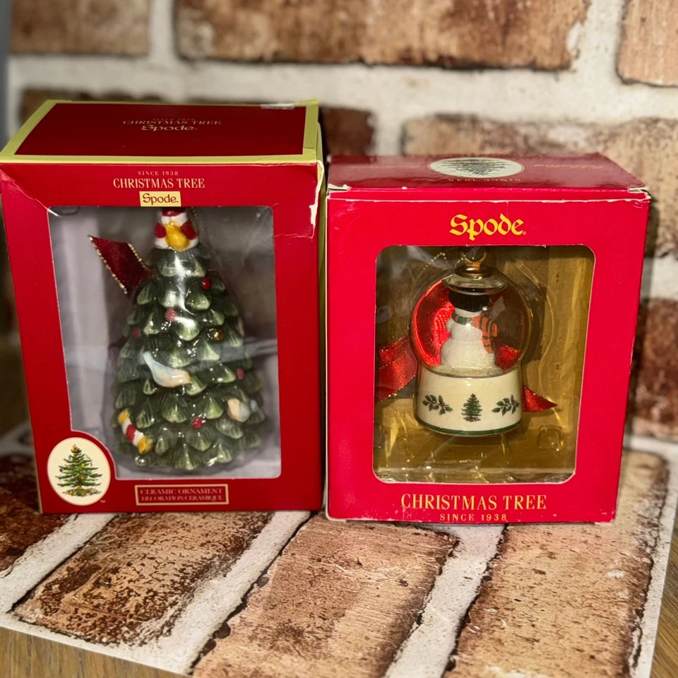 Lote de Árbol de Navidad Spode Muñeco de Nieve Globo de Nieve y Cerámica Árbol Adorno Set  Foto 1 de 4