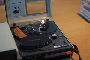 Akai VT-100 Vintage Portable VTR Tape Videorecorder - Good Condition - Picture 1 of 11