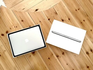 Apple MacBook Pro Retina 13" Intel Core I5 2.7 GHz 8gb RAM Boxed - NEW DISPLAY! - Picture 1 of 12