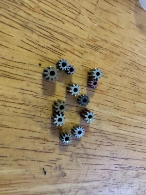 L0OK- ENGRANAJES PIÑÓN LATÓN Y ACERO Foto 1 de 2