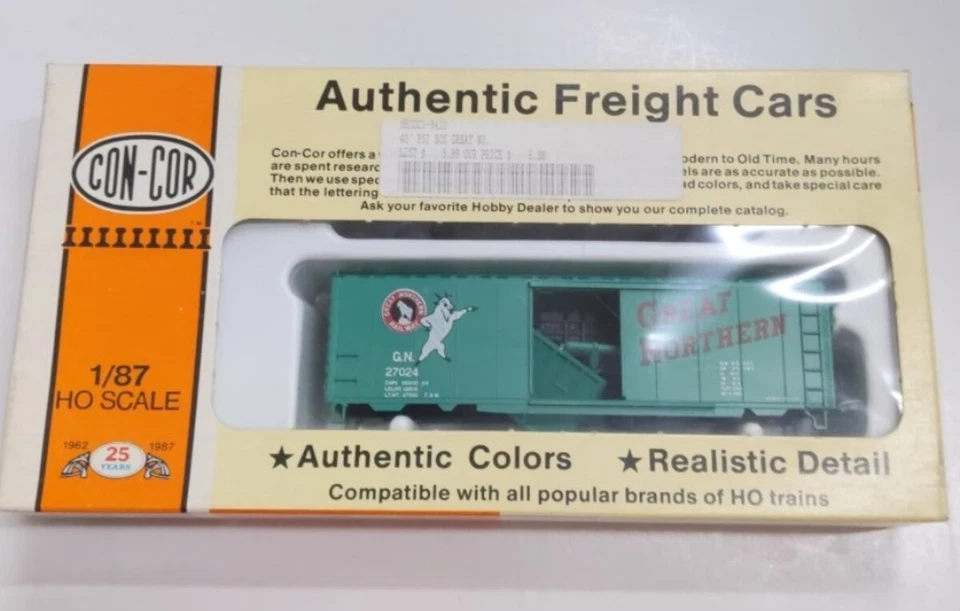 Con-Cor 0001-009420 HO Scale Great Northern 40' PS-1 Boxcar Kit - Image 1 of 1
