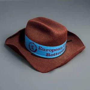 RARE 1982 ASTON VILLA F. C EUROPEAN CUP FINAL FELT HAT - Picture 1 of 7