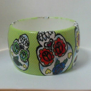 Beautiful Wide Bangle Bracelet With Multi-Color flowers - Picture 1 of 5
