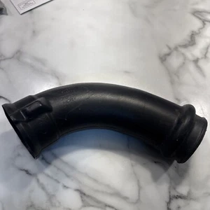 OEM  2008-2014 Cadillac CTS Front Bumper Rear Air Inlet Duct 15272166 - Picture 1 of 6