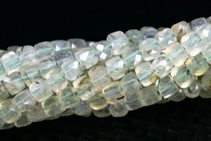 Cubo facetado de prehnita verde claro de 4 mm grado AA cuentas sueltas naturales genuinas - Imagen 1 de 4