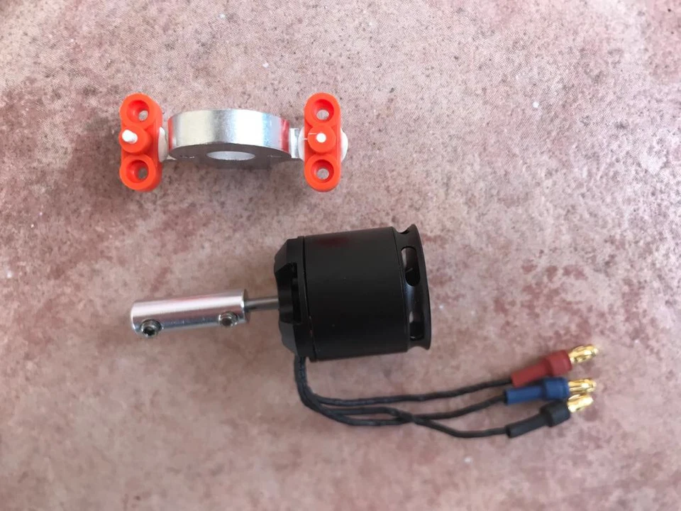 Motore Brushless 2500Kv Motoscafo Radiocomandato Heng Long Tornado - Rigenerato - Immagine 1 di 1