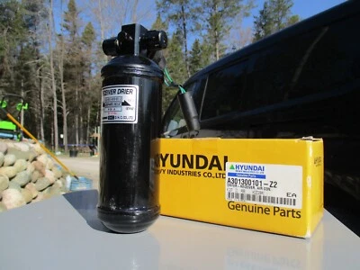 Genuine Hyundai A301300101-72 Receiver Drier - Image 1 of 4