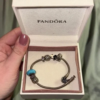 Pulsera Pandora Plata con Turquesa, Mickey Mouse y Dijes Perro Foto 1 de 4