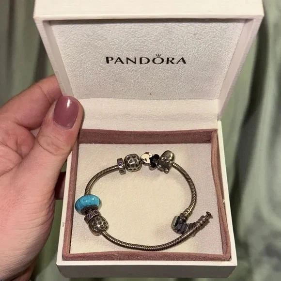 Pulsera Pandora Plata con Turquesa, Mickey Mouse y Dijes Perro Foto 1 de 4