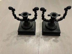 Vintage Set Wilton Kerzenhalter verziert schwarz Gusseisen Kegel - Bild 1 von 8