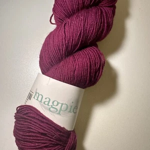 Magpie Fingering Yarn (Soiree) Magenta Superwash Merino Wool Soft!! 400yd - Picture 1 of 2