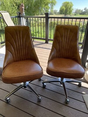 Cadeira de jantar giratória moderna Chromcraft meados do século com rodízios | Cromada + vinil - Imagem 1 de 4