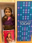 American Girl 2005 fille de l'année MARISOL flambant neuf avec livre neuf dans sa boîte nrfb retraitée