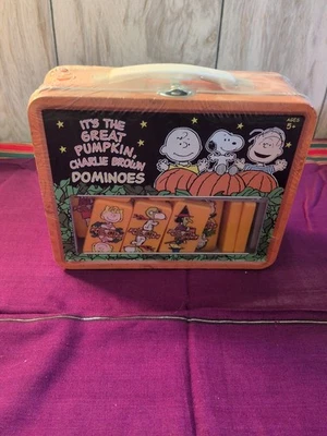 VTG NEWPeanuts Its The Great Pumpkin Charlie Brown Dominoes Game Metal Lunch Box - Image 1 of 4
