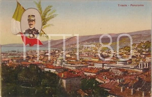 ITALIENISCHES TRIEST - PANORAMA MIT FLAGGE UND KÖNIG VITTORIO EMANUELE III SAVOYEN - Bild 1 von 1