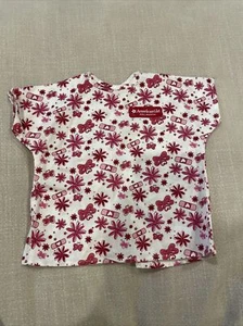 American Girl Muñeca Muñeca Hospital Vestido Rosa Flor Vestido Médico SIN CAJA NUEVO Retirado - Imagen 1 de 5