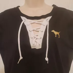 Camiseta Victoria's Secret ROSA Campus Negra con Logo Dorado y Blanco Con Cordones Med Nueva Con Etiquetas - Imagen 1 de 3