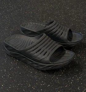 Hoka one one Ora recovery sandal Men's Black Sandals Comfort Slides M13 - Bild 1 von 9