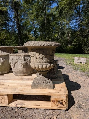 Vintage / Antique British / English Cast Stone Garden Planter / Pot / Jardiniere - Image 1 of 4