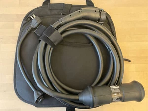 Volvo EV Charger C40 recharge S60 S90 XC60 XC90 OEM Charging Cord 12A 5-15 plug - Picture 1 of 5