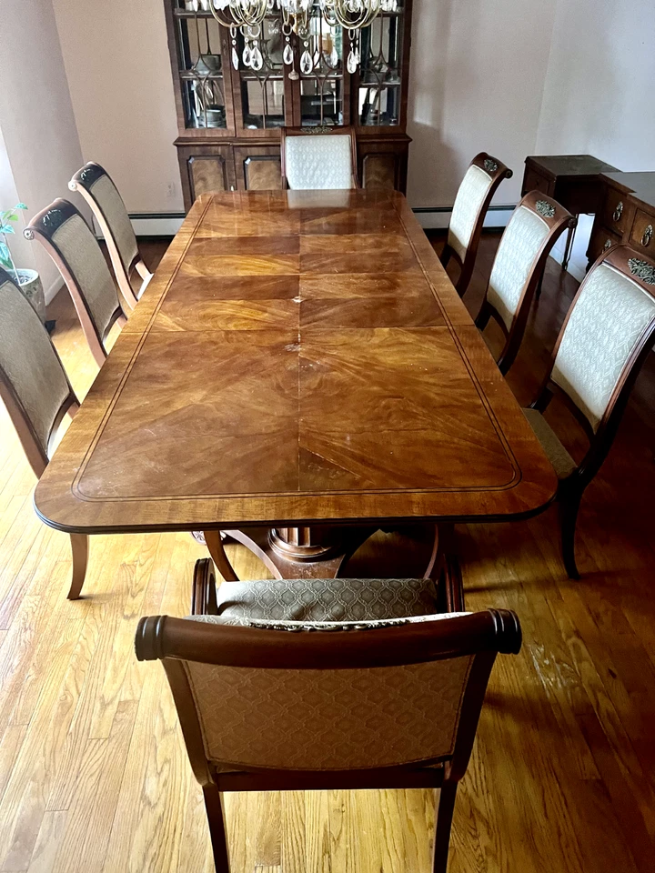 Mesas Henredon con sillas plus Foto 1 de 1