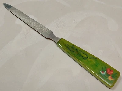 Vintage Souvenir of New York 5⅝" Marbled Green Bakelite Handle Nail File - Image 1 of 3