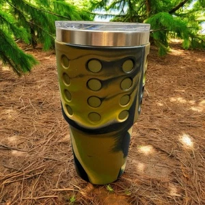 Yeti 26 28 oz Tumbler Hunter Green Army Rare Retired Stainless Camo Armorskins - Picture 1 of 17