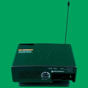 Motorola RLN5869C / Chargeur amplifié Minitor V Pager / Chargeur Minitor 5 Pager - Photo 1/6