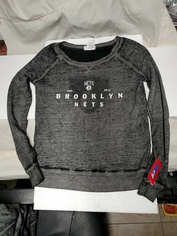 WOMENS BROOKLYN NETS SWEATER TOP NBA M MEDIUM GRAY  NWT Cover