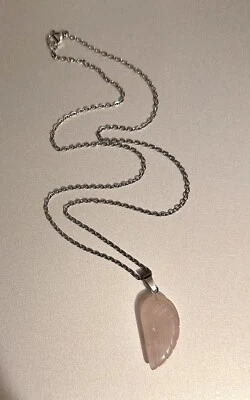 玫瑰石英宝石天使翅膀吊坠项链天然脉轮修复石 — 第 1/4 张图片