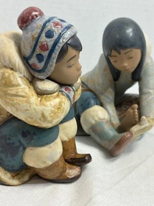 Lladro Figurines Retired Inuit "Cold Feet #2158 & "Pensive Eskimo" #2157( Set) - Picture 1 of 15