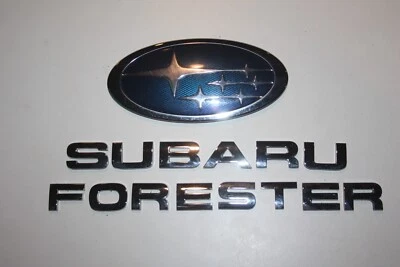 Juego de emblemas de tapa de puerta trasera elevadora Subaru Forester 2009-2013 cromo OEM Foto 1 de 2