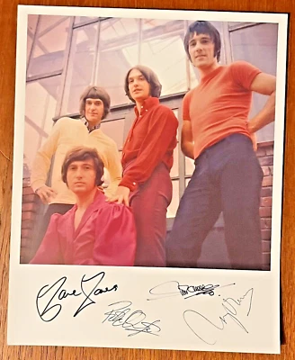 The Kinks Photograph ‘signed’ - Modern Glossy/ Promo - Image 1 of 2