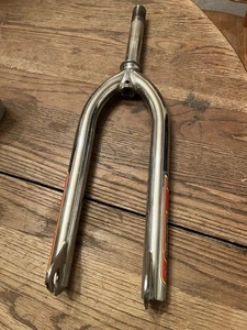 1995 GT Performer BMX Fork 1 in Threaded Old School BMX 20 Akisu Forks Vertigo - Picture 1 of 4