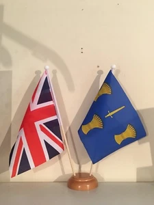 UNION JACK AND CHESHIRE TWIN TABLE FLAG SET with WOODEN BASE 9"X6" FLAGS - Picture 1 of 1