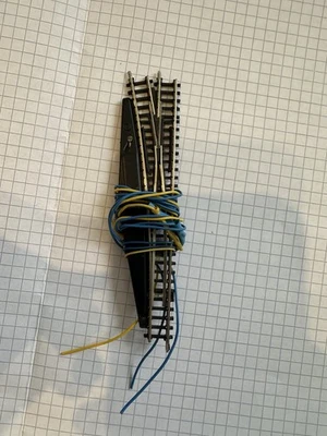 Märklin Spur Z 8562 Elektromagnetische Weiche links Länge 110 guter Zustand - Bild 1 von 4
