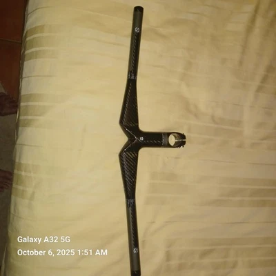 Toseek Carbon handlebar and stem - Image 1 of 4