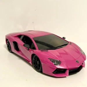 Coche de control de radiocontrol rosa Lamborghini LP700-4 con licencia oficial 1:24 sin control remoto - Imagen 1 de 24