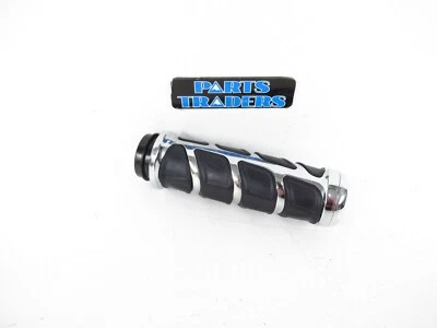 Kuryakyn Right Kinetic Replacement Grip 6352 Chrome 2008-2023 Harley Davidson - Image 1 of 4