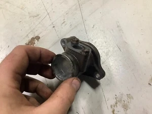 2005 05 HONDA RECON 250 OUTPUT SHAFT HOUSING COVER - Foto 1 di 2