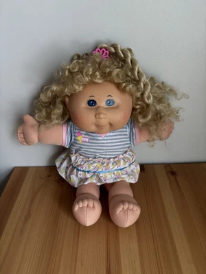 2009 Cabbage Patch Kid Long Curly Blonde Cornsilk Hair Ice Cream Outfit Cute! - Image 1 of 3