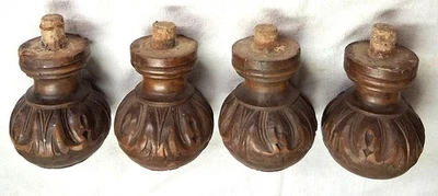 LOTE DE 4 PIES ANTIGUOS TIPO BOLA TALLADA CAOBA PARA ARMARIO, ARMARIO, APARADOR Foto 1 de 4