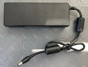 2 Stück  FSP084-DIBAN2 AC Adapter 12.0V DC 7.0A Universalnetzteil z.B. für LED   - Bild 1 von 4