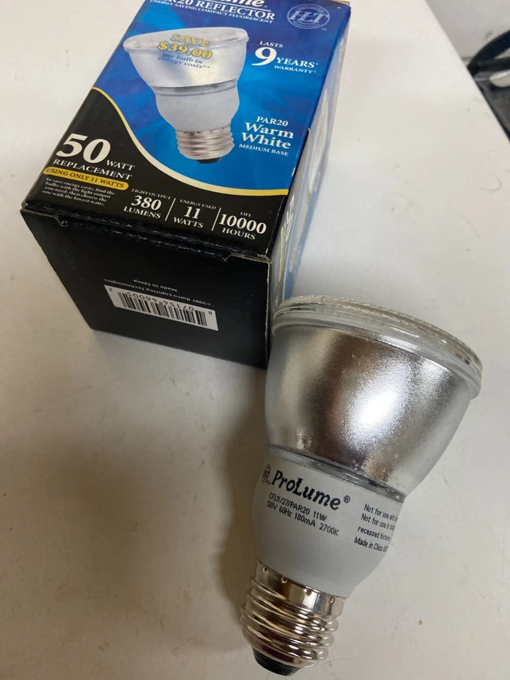 CFL11/27/PAR20 PRO LUME PAR20 REFLECTOR MODEL 46005 BULB LIGHT - Image 1 of 3