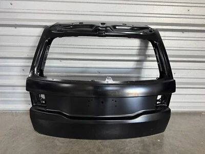 NEW OEM 2020 - 2024 LAND ROVER DISCOVERY SPORT REAR LIFTGATE SHELL LR139432 - Image 1 of 4